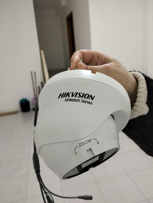 Câmara de vídeo vigilância Hikvision