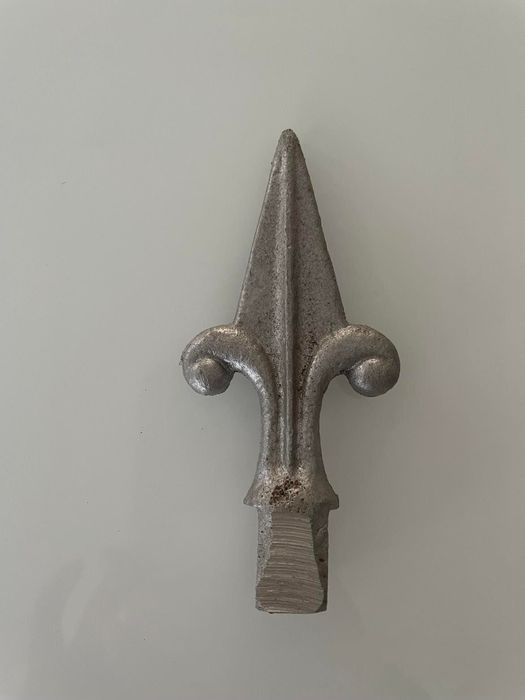 Groty aluminiowe do ogrodzeń 2000 szt