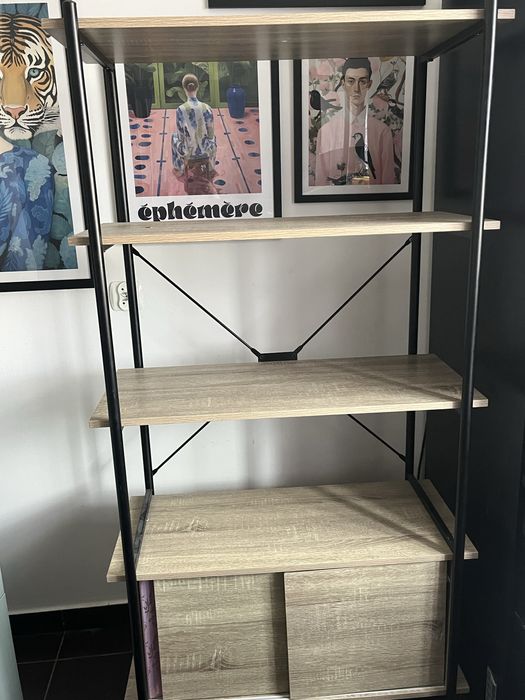 Regał duży  z półkami i szafką