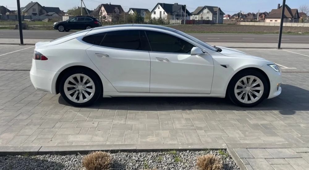 TESLA MODEL S 2018 VIN 5YJSA1E25JF286436 фото оголошення 5 з 13