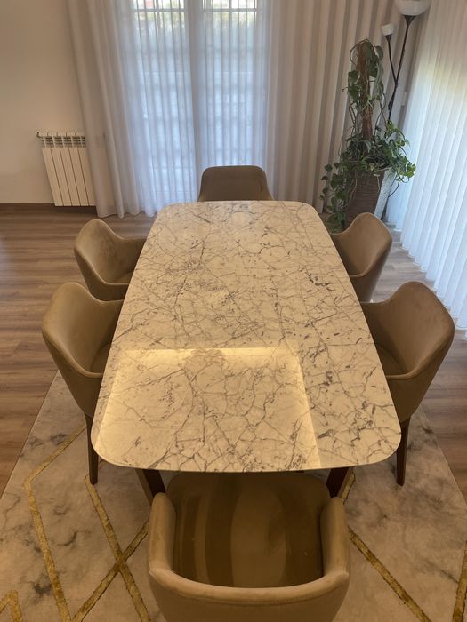 Mesa de jantar em Mármore para Sala
