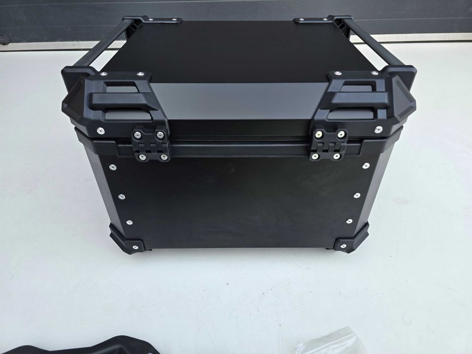 KUFER CENTRALNY Motocyklowy ALUMINIOWY Czarny 55L +Płyta +Oparcie