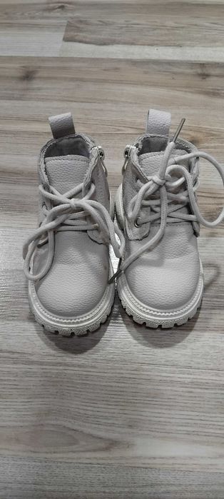 Осінні черевички для  дівчинки