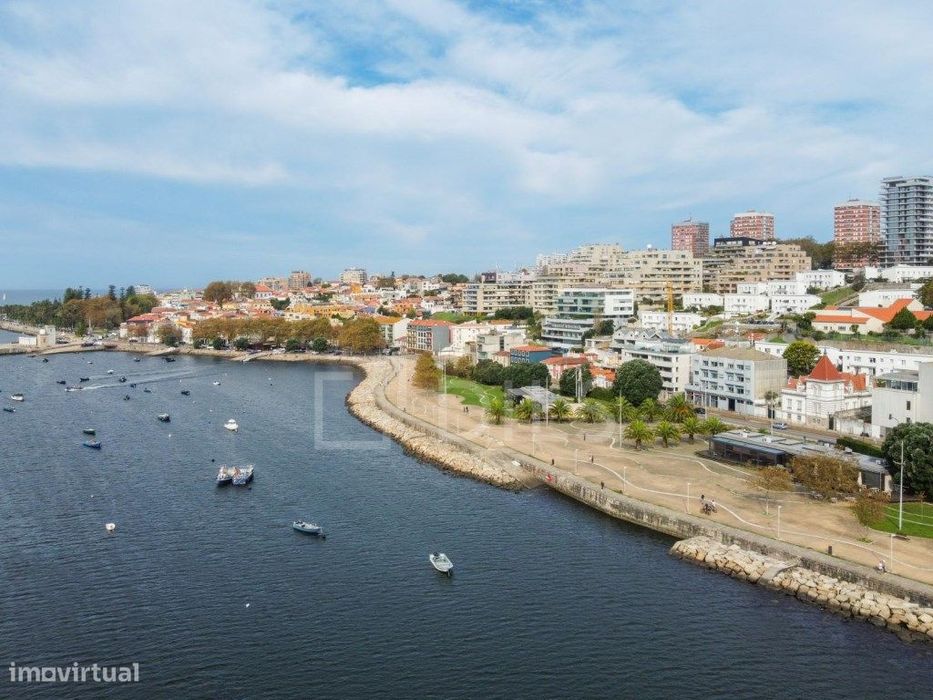 Apartamento T1 com varanda, na Foz do Douro