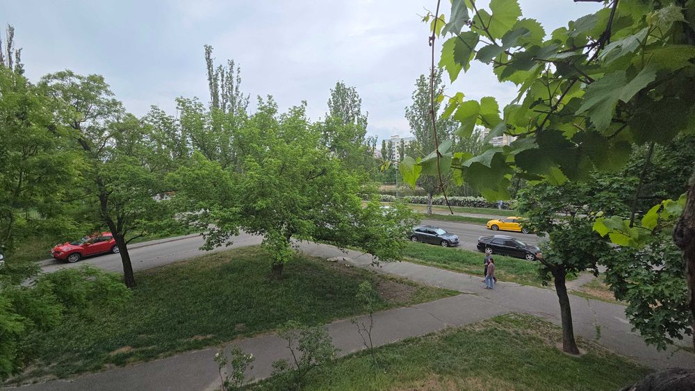 Продаж двокімнатної вул. Флоренції 5
