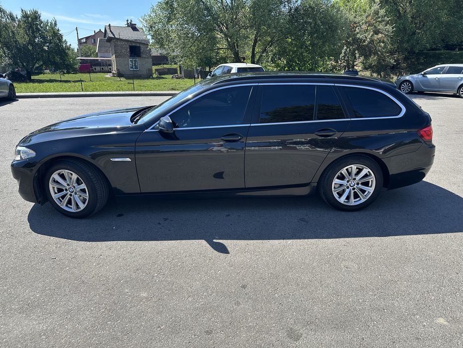 BMW 5 Series F11 2013 рік