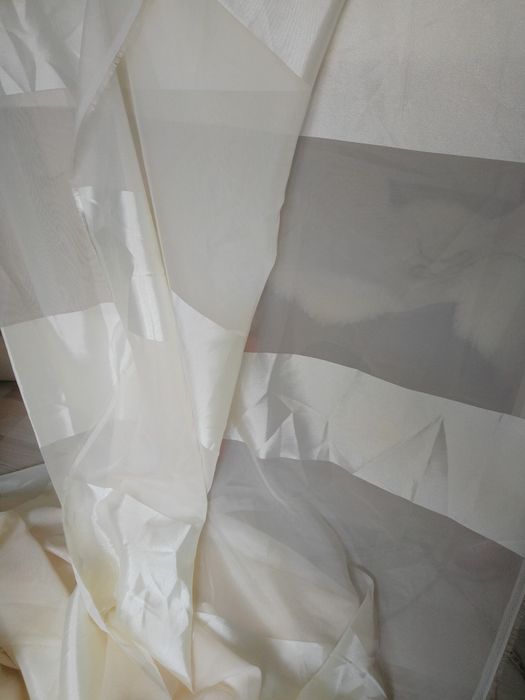 Firana  niemiecka ecru materiał 35 m bierzące w beli