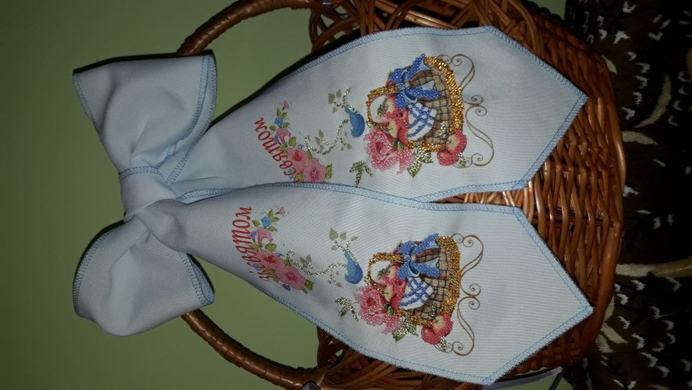 Вышивка чешским бисером. Бант на корзину