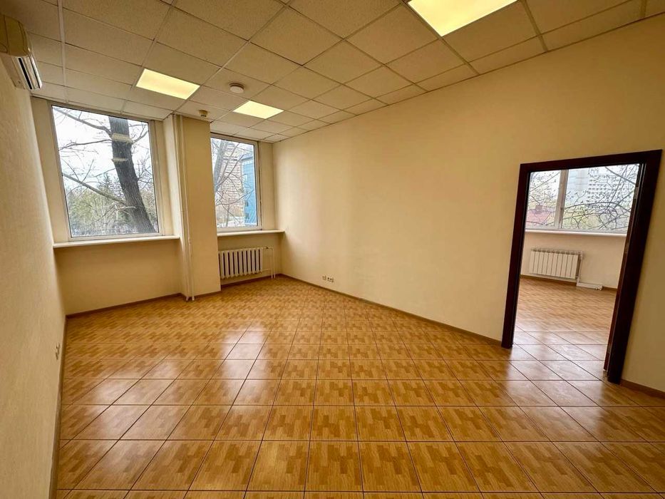 Офісний блок в БЦ, 14 кабінетів, 580 м.кв., генератор, М Дорогожичи