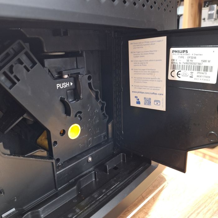 Кавомашина Philips LatteGo (EP3246)