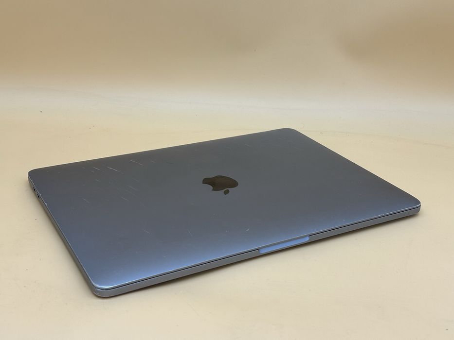 Macbook pro 2019 i5 256gb 8gb