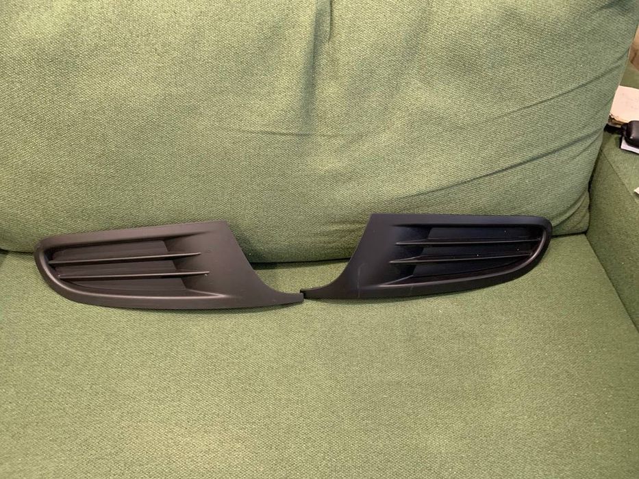 Решетка в бампер Golf6.  5K0853665A9B9