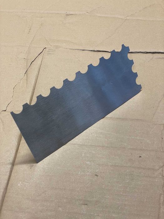 Paca Zębata Kielnia ząb U do Kleju Zaprawy 20 x 280 mm MacAllister