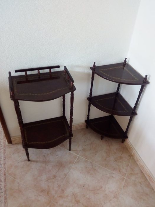 Mesas de apoio de madeira em estilo - vintage