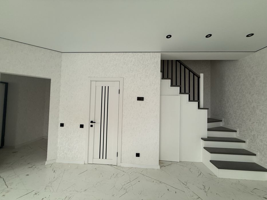 Продам таунхаус з ремонтом