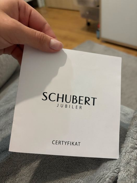 Pierścionek zaręczynowy