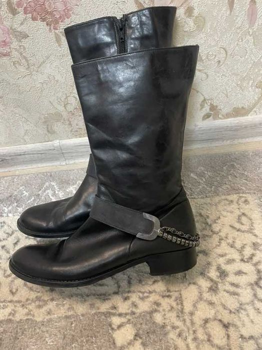 Черевики жіночі.