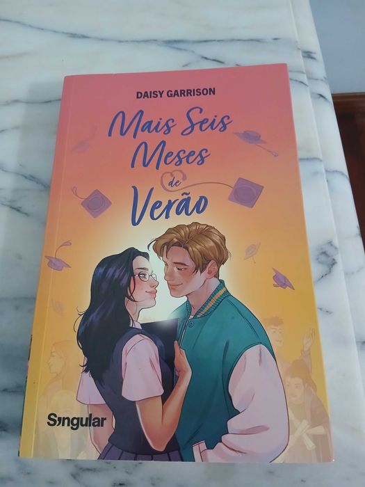 Livro Mais Seis Meses de Verão de Daisy Garrison