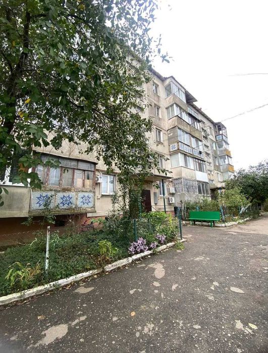 Підходить під державні програми.Продам квартиру з газом+город