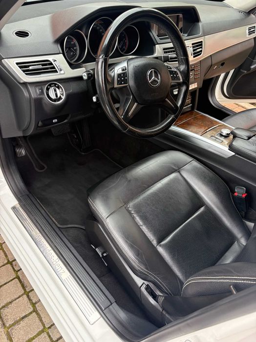 Продам Мерседес-Бенс Е220 CDI