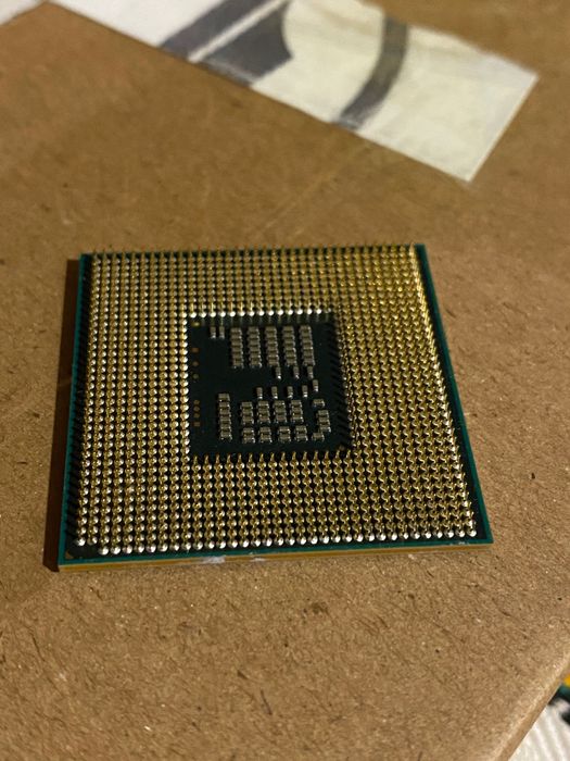 Процесор i3-370m SLBUK