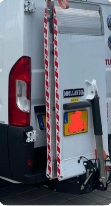 Vendo placa elevatória como novo para Fiat Ducato, Citroën Jumper,Peugeot Bocer, Opel Movano, Toyota Proace etc. Completo e com a cabelagem completa