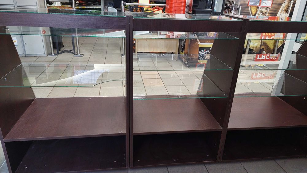 Продам вітрини, в наявності 3 шт.