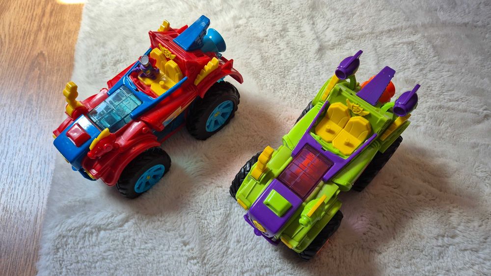 2 pojazdy Monster super zings  roller