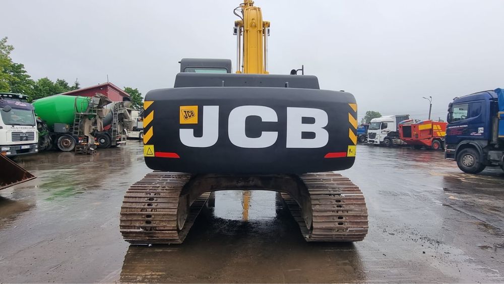Длиннорукий экскаватор JCB 220 LR