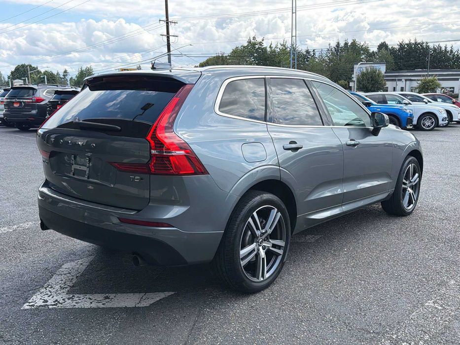 Volvo XC60 T5 Momentum      2020