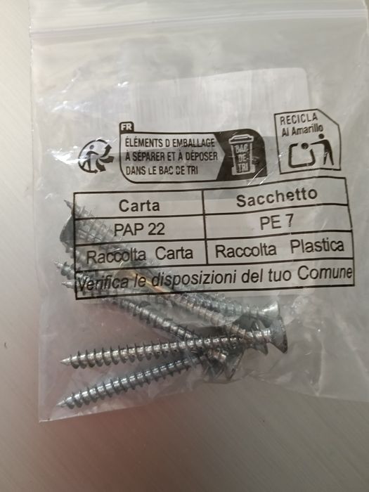 2 parteleiras com suportes