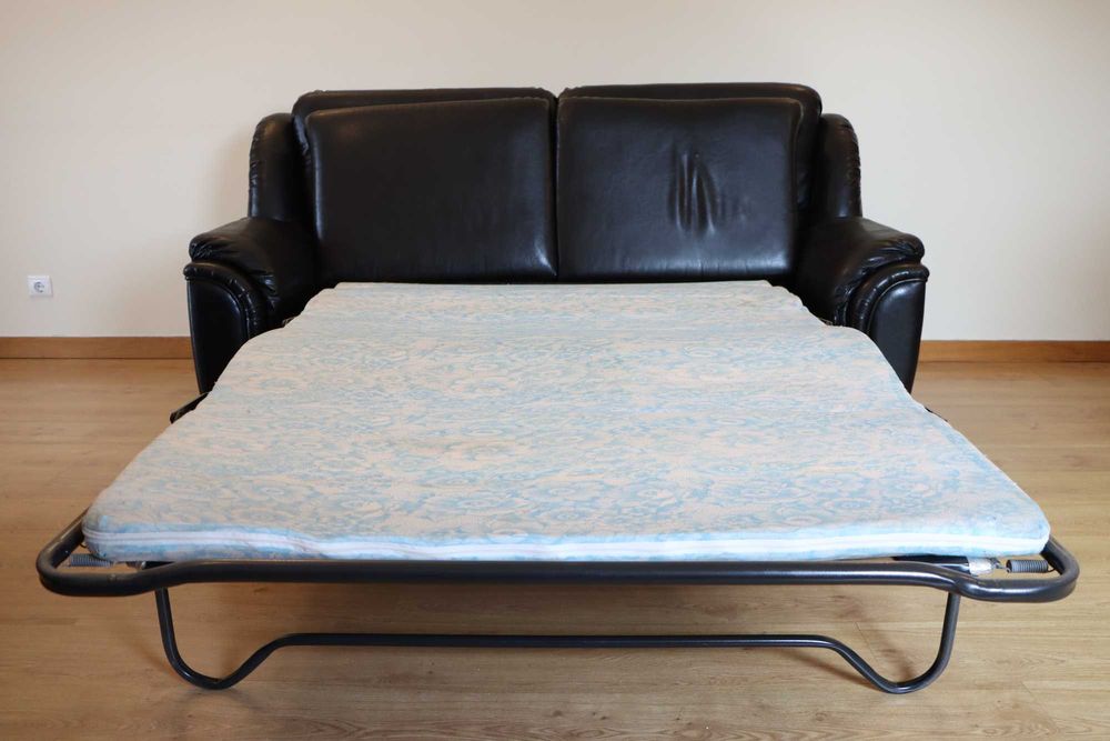 Conjunto de 2 sofás em pele