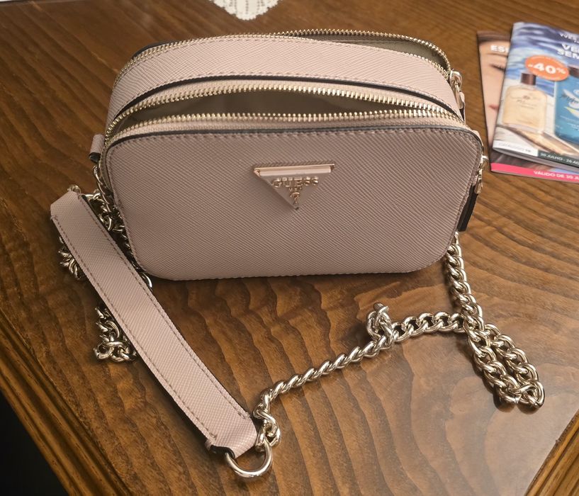 Mala senhora GUESS