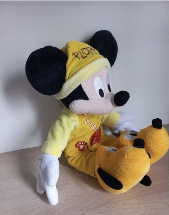 Walt Disney Mickey Mouse in Pluto