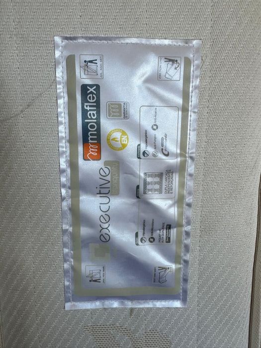 Cama de Solteiro com Colchão de Molas Ensacadas