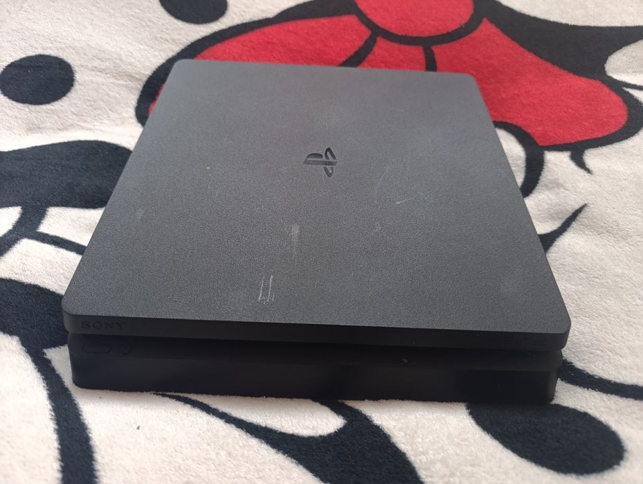 Ps 4 slim 1 TB + 11 GIER