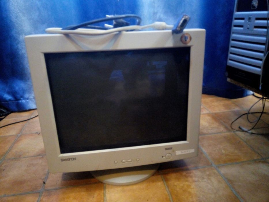 Монитор 17" для ПК, четкое изображение домашнее использование Доставка