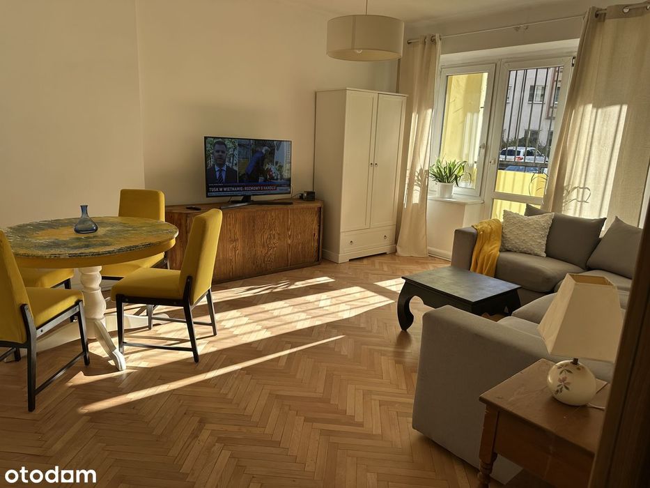 Odnowione 2 pokoje, 50 m², balkon, ścisłe centrum, obok Focus i Brda