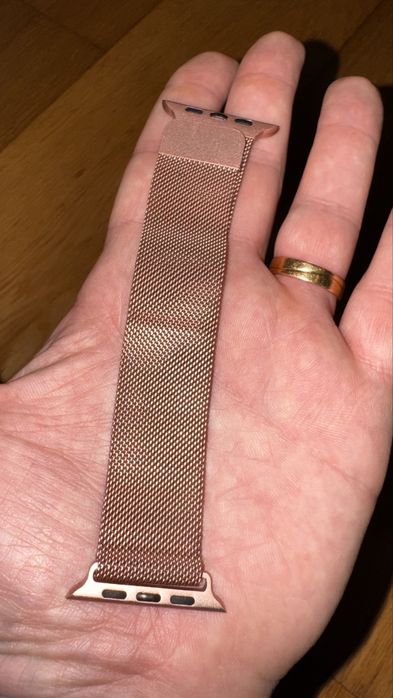 Bracelete malha metálica rosa c/ fecho magnético