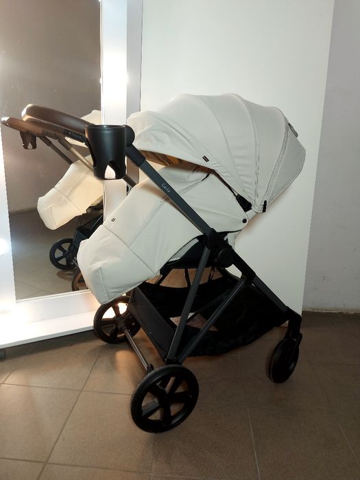 Коляска від мами до мами CARRELLO COSTA модель 2026 року