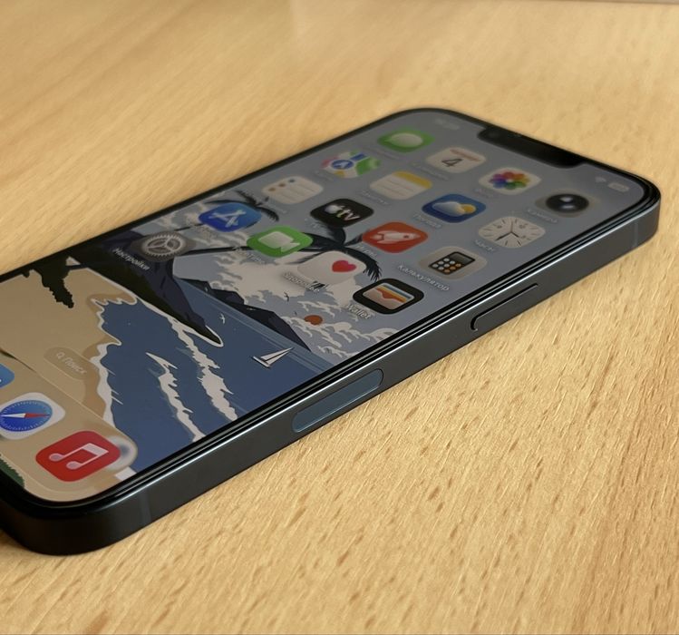iPhone 13 128ГБ Black Neverlock (акб 100%)