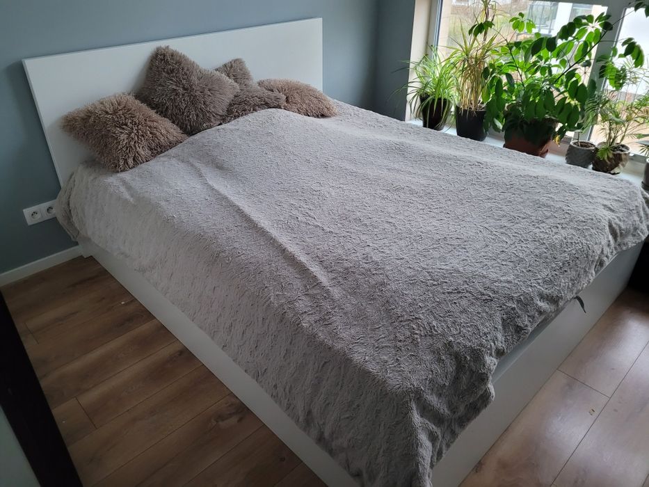 IKEA MALM  Łóżko z pojemnikiem i materacem białe 140/200