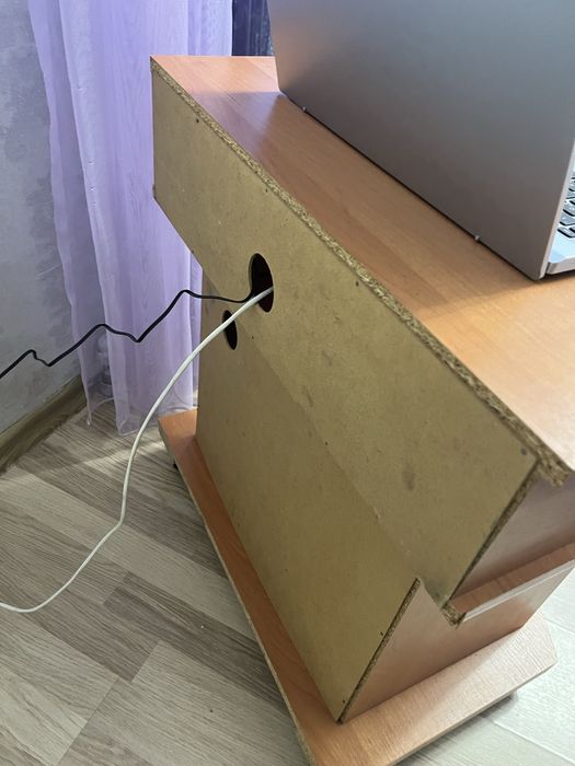 Тумбочка журнальный столик