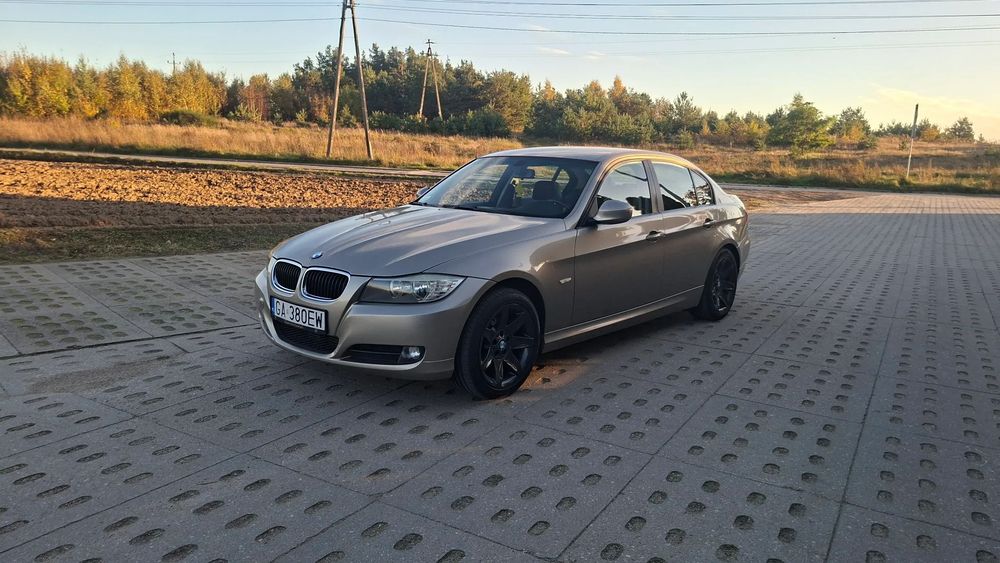 BMW Seria 3 BMW E90 2009r 318d
