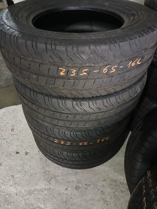 2 Pneus como Novos  235/65R16 C Continental