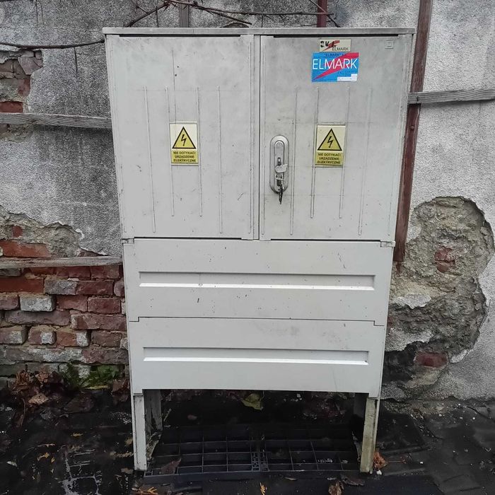 Skrzynka elektryczna budowlana na fundamencie ELMARK - DO NEGOCJACJI