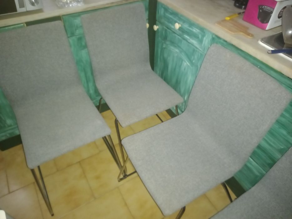 Cinco cadeiras Ikea
