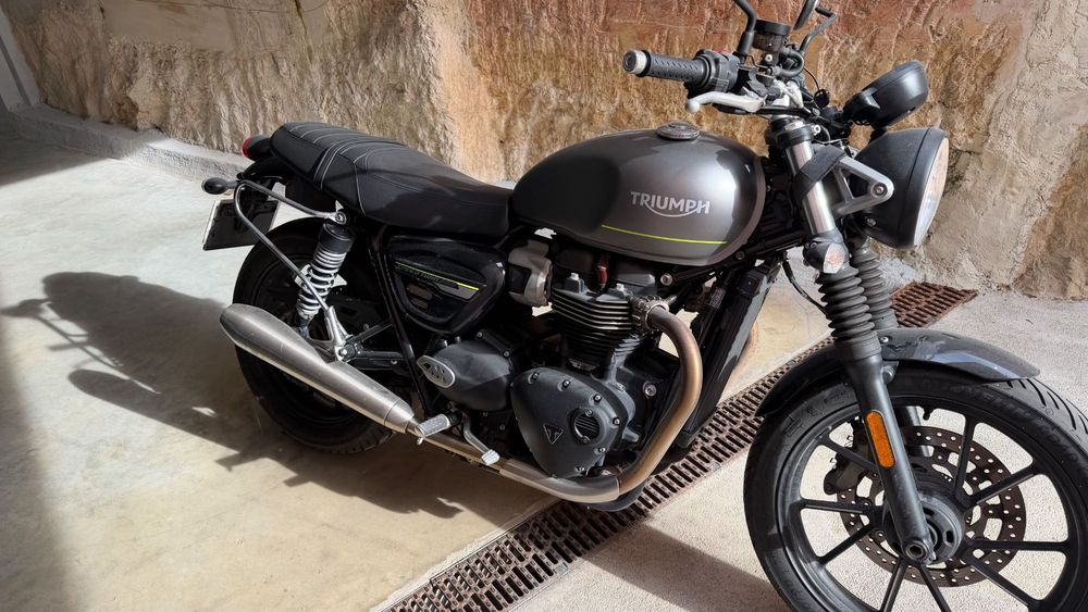 Triumph Speedtwin 900