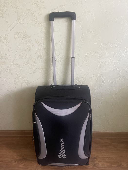 Чемодан дорожный