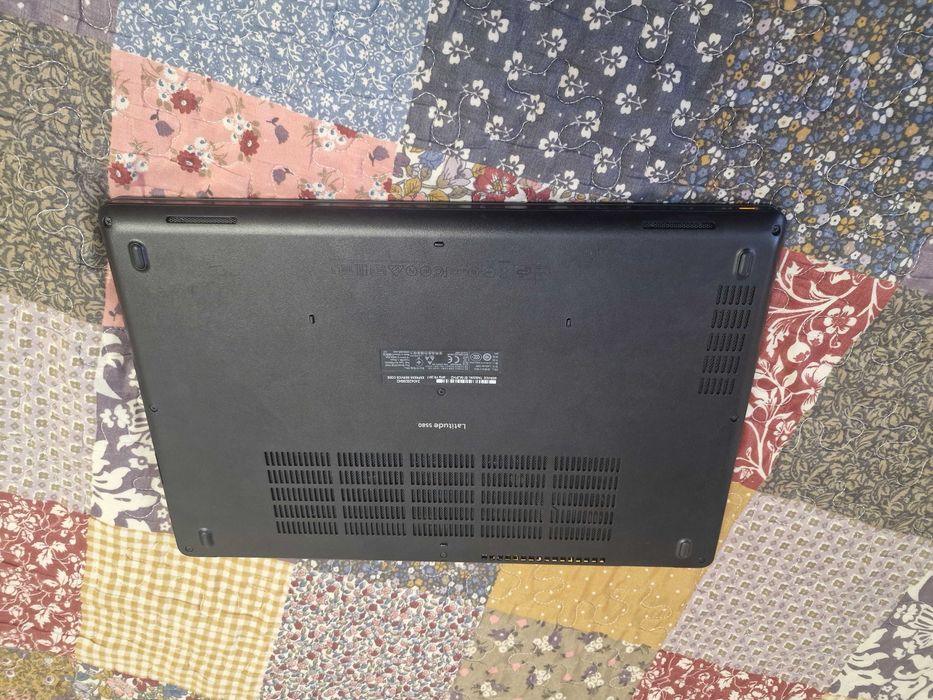 Dell 15 E5580/Full IPS/Core i5-6300U/15.6"/8Гб.DDR4/SSD256GB/HD520 2GB